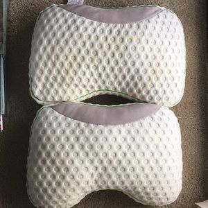 2 Glideway foam pillows for side sleepers